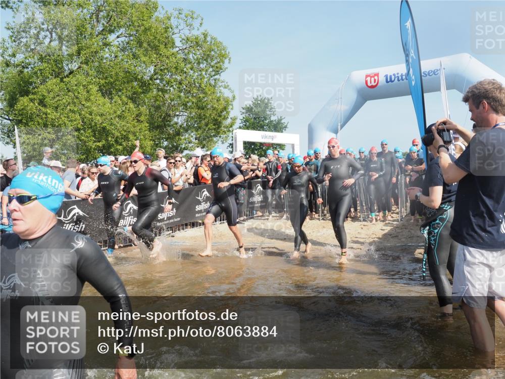 22.06.2025 - Viking Triathlon KatJ http://msf.ph/oto/8063884 22.06.2025 10:03:33 Schwimmen 25, 42, 58, 88, 179, 182, 221, 251, 324, 332, 434, 454, 556, 645, 659 meine-sportfotos.de