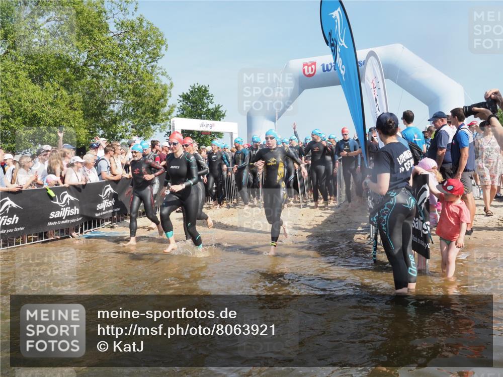 22.06.2025 - Viking Triathlon KatJ http://msf.ph/oto/8063921 22.06.2025 10:03:38 Schwimmen 42, 58, 62, 79, 148, 179, 182, 221, 434, 454, 556, 619, 635, 645, 659 meine-sportfotos.de