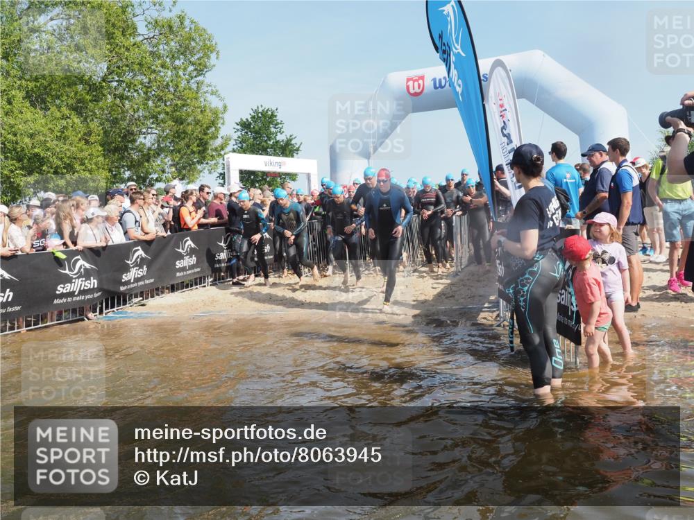 22.06.2025 - Viking Triathlon KatJ http://msf.ph/oto/8063945 22.06.2025 10:03:42 Schwimmen 58, 62, 79, 108, 148, 157, 179, 296, 434, 456, 619, 635, 645, 648, 659 meine-sportfotos.de