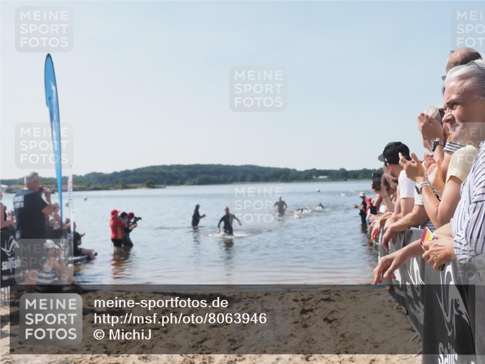 22.06.2025 - Viking Triathlon MichiJ http://msf.ph/oto/8063946 22.06.2025 10:26:49 Schwimmen 288, 610, 661 meine-sportfotos.de