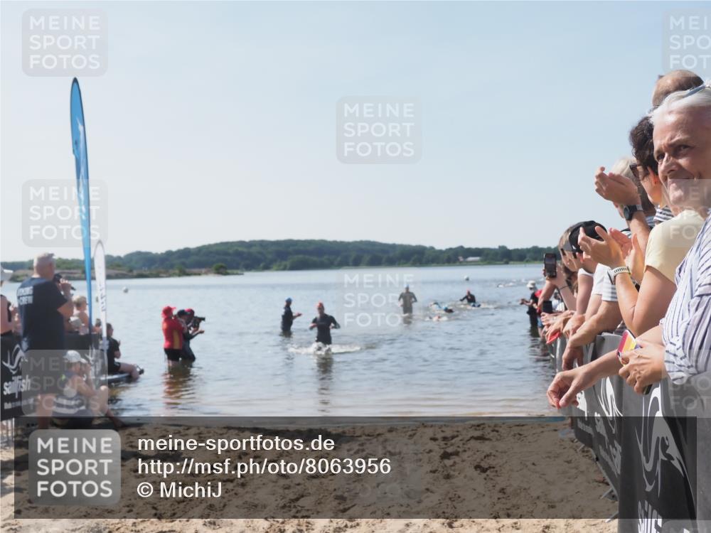 22.06.2025 - Viking Triathlon MichiJ http://msf.ph/oto/8063956 22.06.2025 10:26:50 Schwimmen 288, 610, 661 meine-sportfotos.de