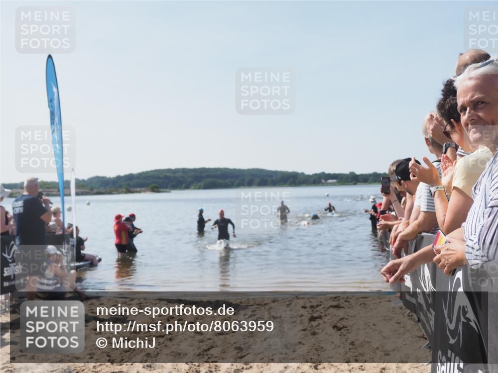 22.06.2025 - Viking Triathlon MichiJ http://msf.ph/oto/8063959 22.06.2025 10:26:51 Schwimmen 145, 288, 610, 661 meine-sportfotos.de