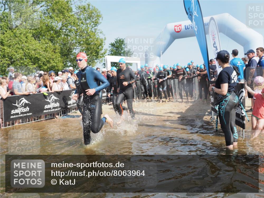 22.06.2025 - Viking Triathlon KatJ http://msf.ph/oto/8063964 22.06.2025 10:03:43 Schwimmen 58, 62, 79, 108, 148, 157, 179, 296, 434, 456, 619, 635, 645, 648, 659 meine-sportfotos.de