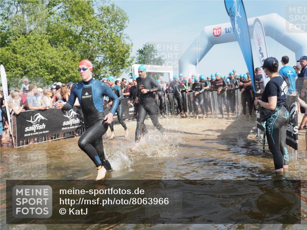 22.06.2025 - Viking Triathlon KatJ http://msf.ph/oto/8063966 22.06.2025 10:03:43 Schwimmen 58, 62, 79, 108, 148, 157, 179, 296, 434, 456, 619, 635, 645, 648, 659 meine-sportfotos.de