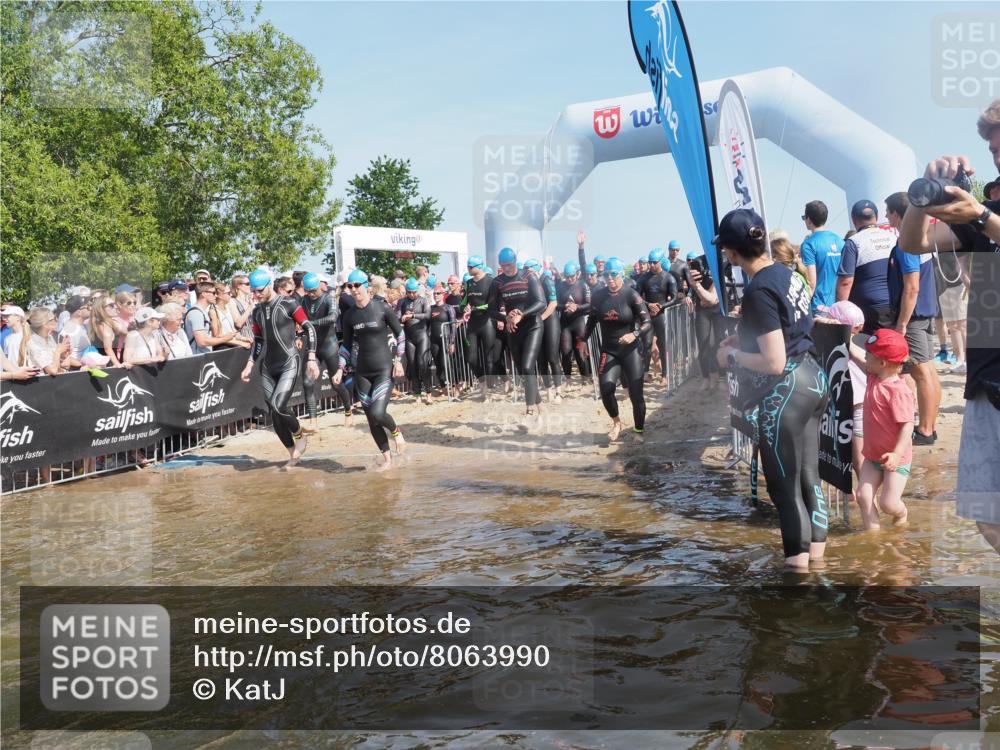 22.06.2025 - Viking Triathlon KatJ http://msf.ph/oto/8063990 22.06.2025 10:03:48 Schwimmen 26, 62, 77, 79, 108, 148, 157, 296, 396, 451, 456, 495, 619, 635, 648 meine-sportfotos.de