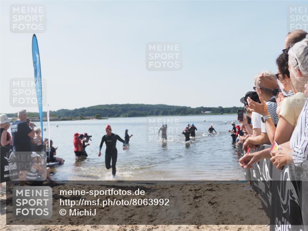 22.06.2025 - Viking Triathlon MichiJ http://msf.ph/oto/8063992 22.06.2025 10:26:55 Schwimmen 52, 81, 145, 288, 610, 623, 661 meine-sportfotos.de