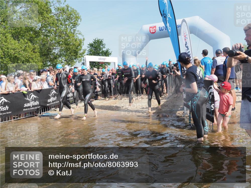 22.06.2025 - Viking Triathlon KatJ http://msf.ph/oto/8063993 22.06.2025 10:03:48 Schwimmen 26, 62, 77, 79, 108, 148, 157, 296, 396, 451, 456, 495, 619, 635, 648 meine-sportfotos.de