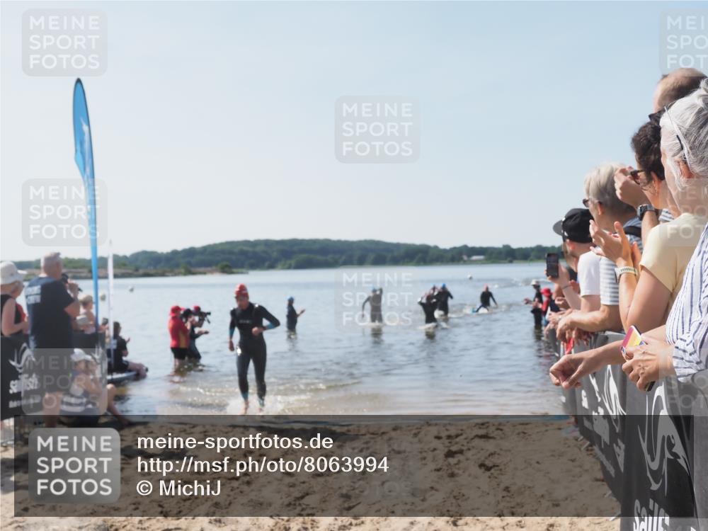 22.06.2025 - Viking Triathlon MichiJ http://msf.ph/oto/8063994 22.06.2025 10:26:55 Schwimmen 52, 81, 145, 288, 610, 623, 661 meine-sportfotos.de
