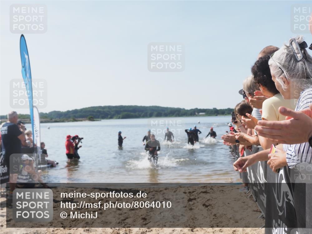 22.06.2025 - Viking Triathlon MichiJ http://msf.ph/oto/8064010 22.06.2025 10:27:01 Schwimmen 52, 81, 145, 288, 623, 661 meine-sportfotos.de