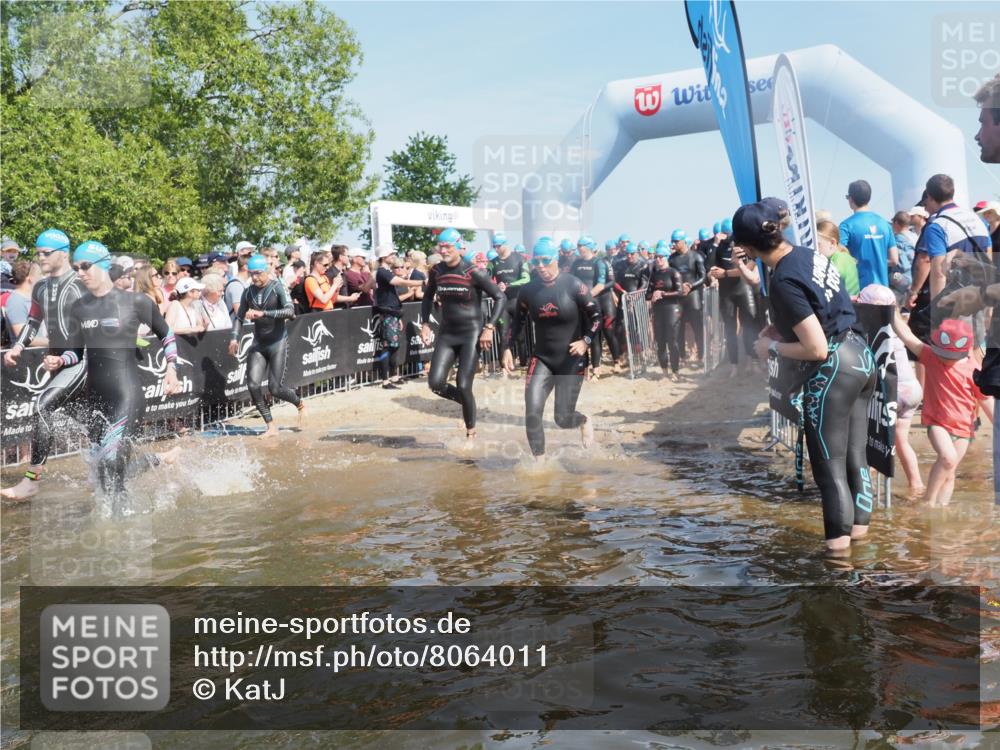 22.06.2025 - Viking Triathlon KatJ http://msf.ph/oto/8064011 22.06.2025 10:03:49 Schwimmen 26, 77, 108, 157, 296, 383, 396, 451, 456, 495, 648 meine-sportfotos.de