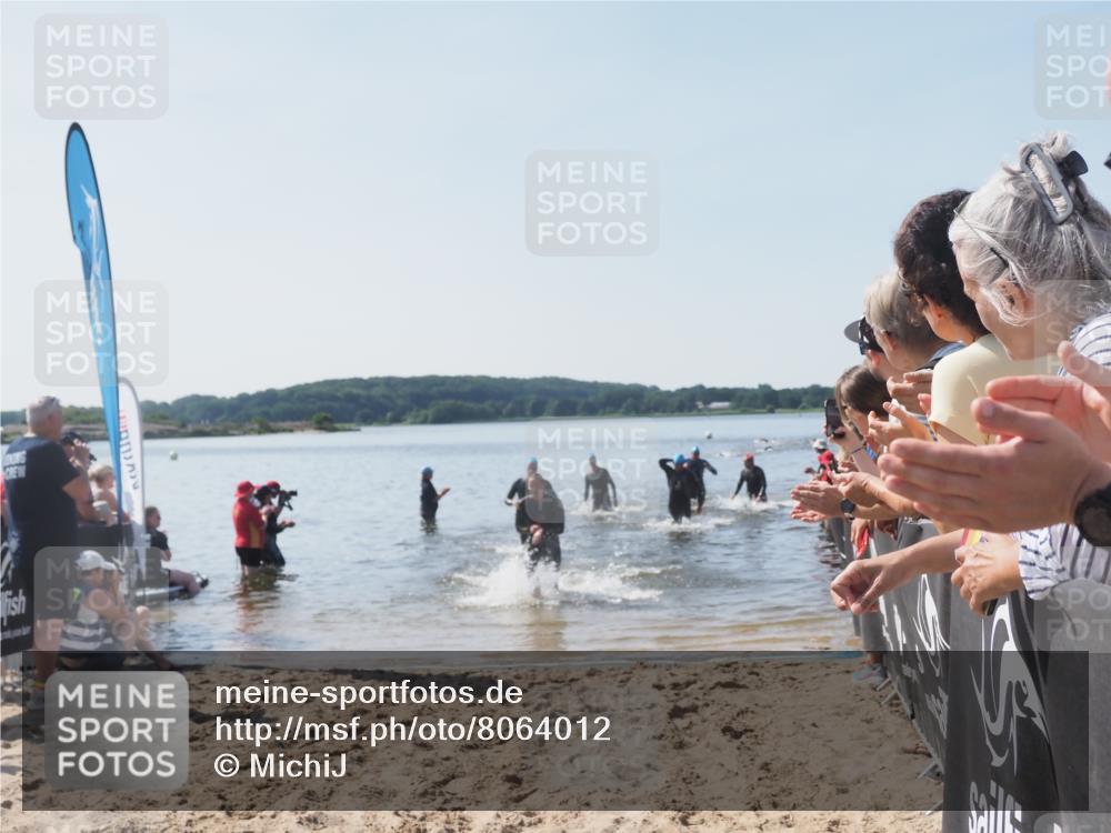 22.06.2025 - Viking Triathlon MichiJ http://msf.ph/oto/8064012 22.06.2025 10:27:01 Schwimmen 52, 81, 145, 288, 623, 661 meine-sportfotos.de