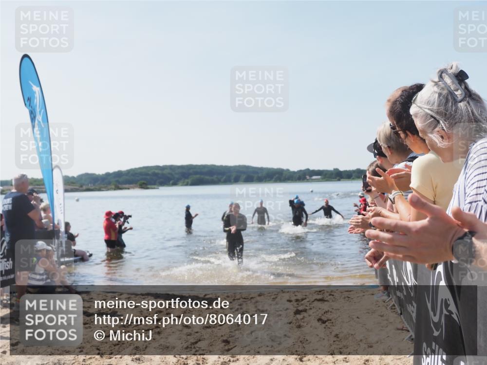 22.06.2025 - Viking Triathlon MichiJ http://msf.ph/oto/8064017 22.06.2025 10:27:02 Schwimmen 52, 81, 145, 288, 623, 661 meine-sportfotos.de