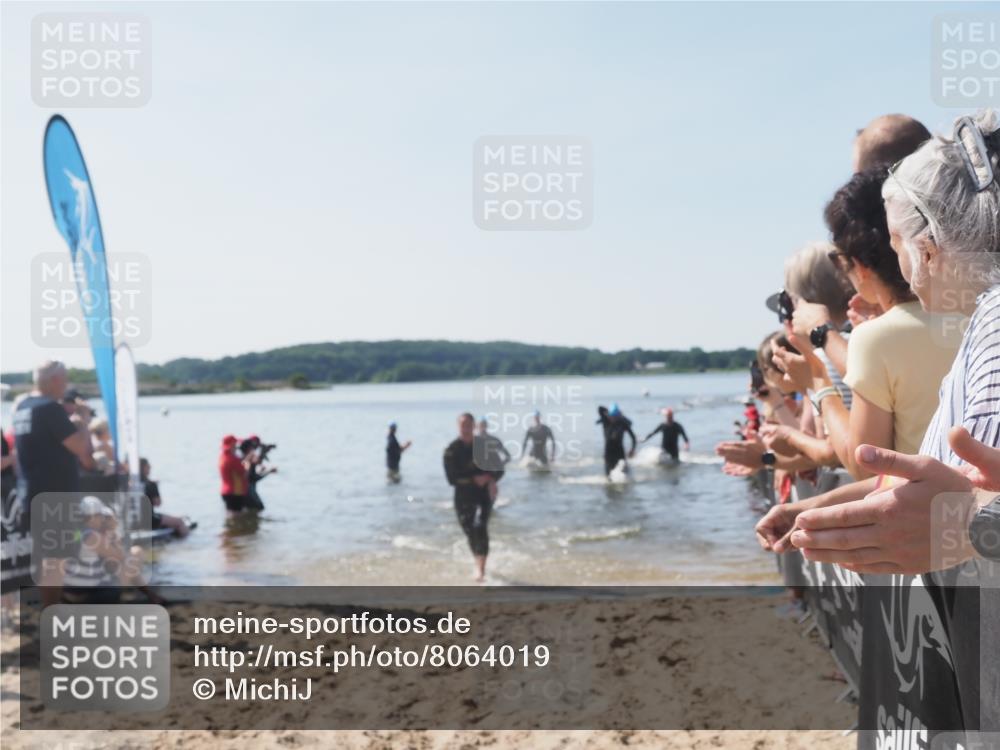 22.06.2025 - Viking Triathlon MichiJ http://msf.ph/oto/8064019 22.06.2025 10:27:02 Schwimmen 52, 81, 145, 288, 623, 661 meine-sportfotos.de