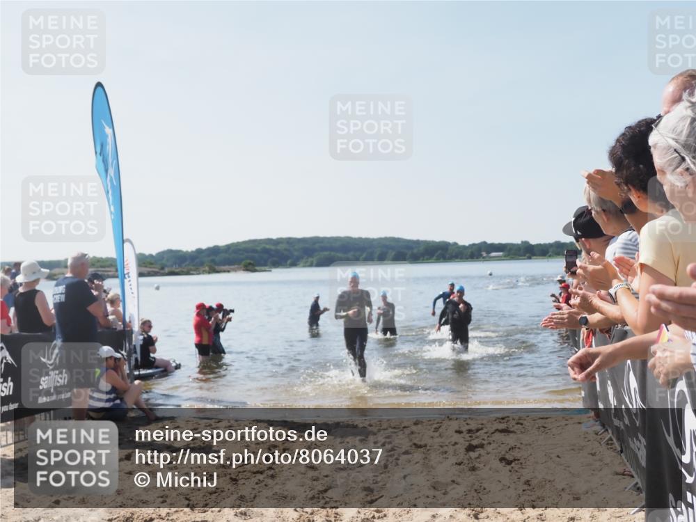 22.06.2025 - Viking Triathlon MichiJ http://msf.ph/oto/8064037 22.06.2025 10:27:05 Schwimmen 52, 81, 145, 288, 623, 661 meine-sportfotos.de