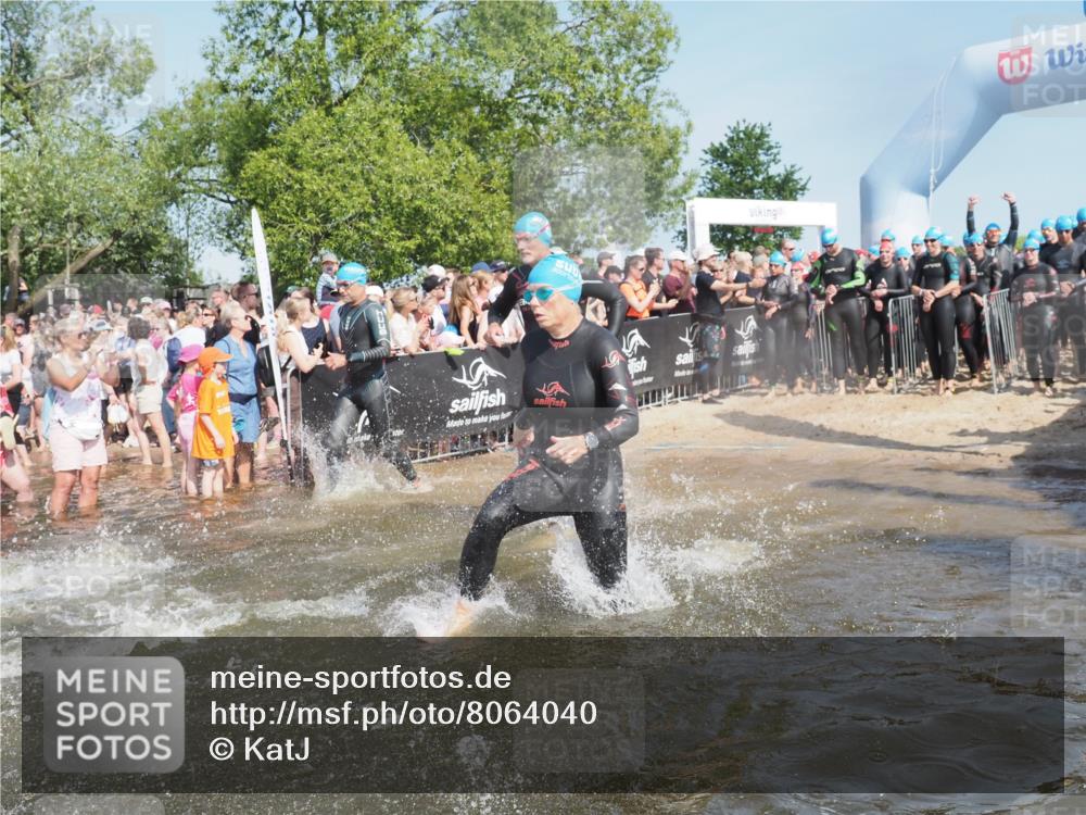 22.06.2025 - Viking Triathlon KatJ http://msf.ph/oto/8064040 22.06.2025 10:03:50 Schwimmen 26, 54, 77, 108, 157, 215, 242, 296, 336, 383, 396, 451, 456, 495, 648 meine-sportfotos.de