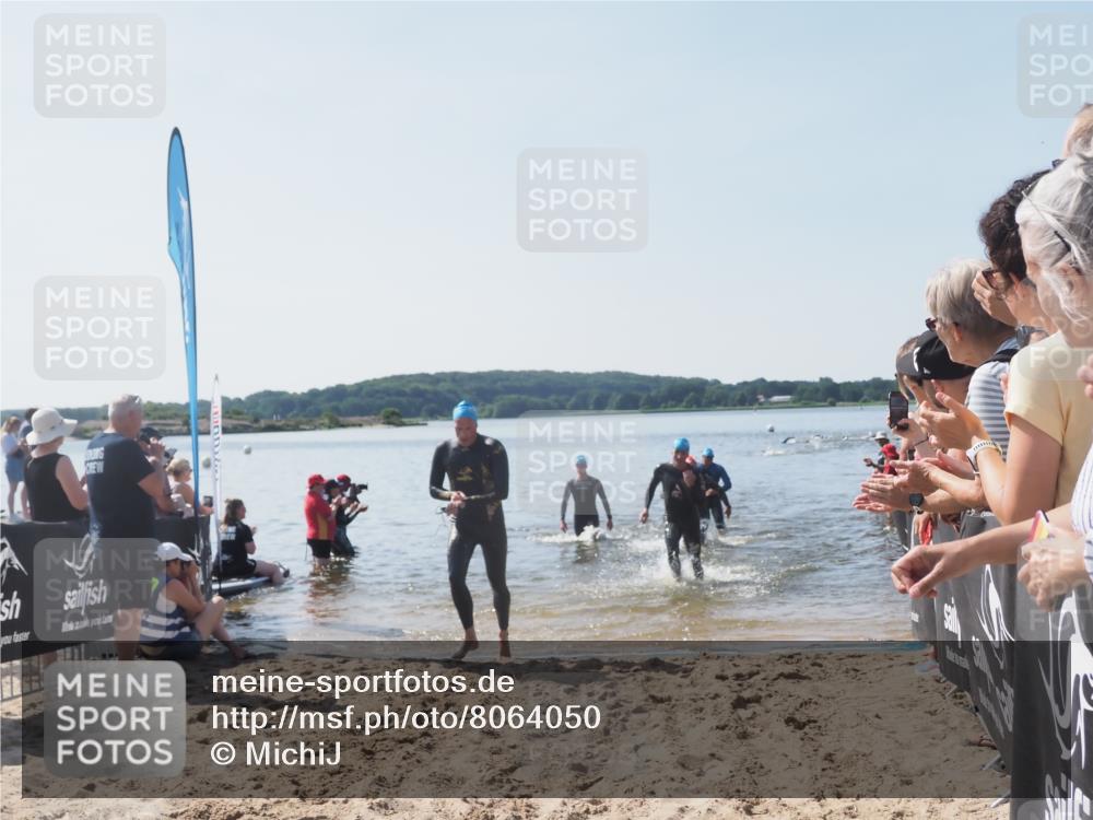 22.06.2025 - Viking Triathlon MichiJ http://msf.ph/oto/8064050 22.06.2025 10:27:07 Schwimmen 52, 81, 145, 288, 623 meine-sportfotos.de