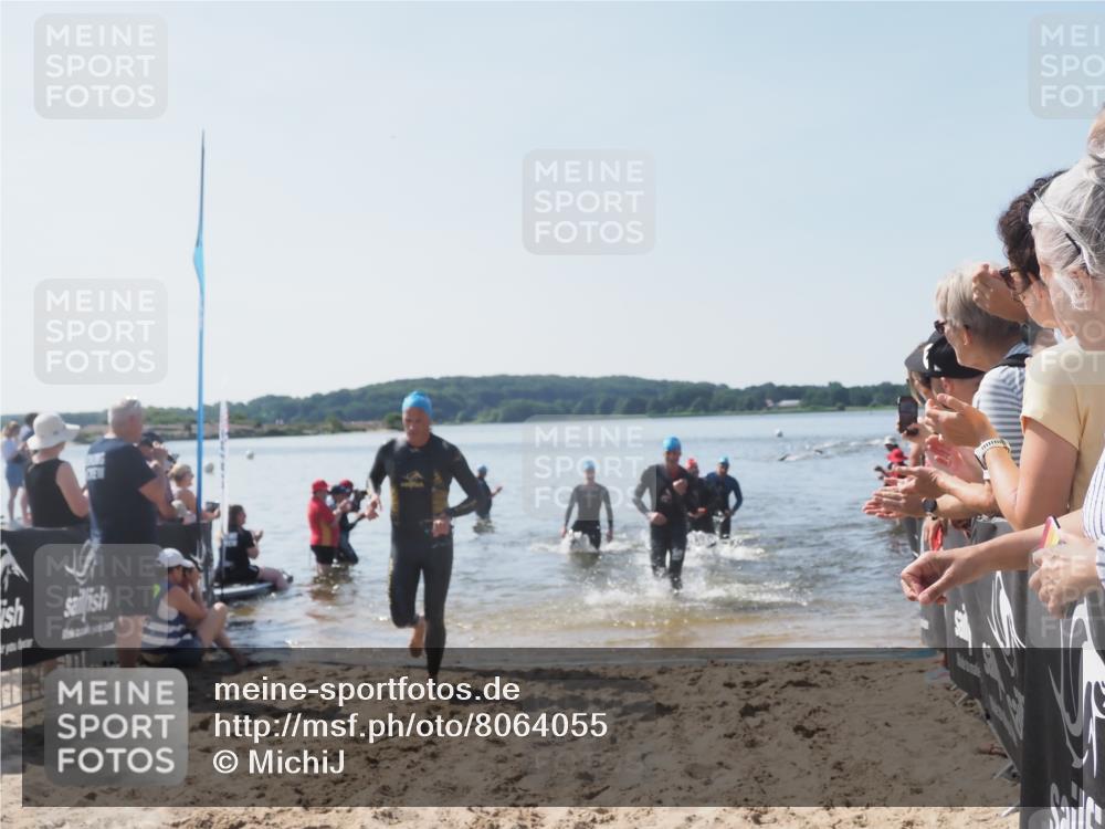 22.06.2025 - Viking Triathlon MichiJ http://msf.ph/oto/8064055 22.06.2025 10:27:07 Schwimmen 52, 81, 145, 288, 623 meine-sportfotos.de