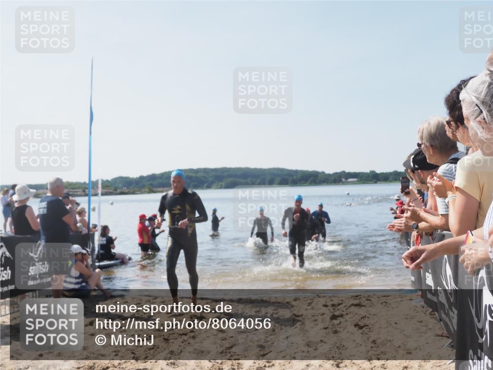 22.06.2025 - Viking Triathlon MichiJ http://msf.ph/oto/8064056 22.06.2025 10:27:08 Schwimmen 52, 81, 145, 288, 623 meine-sportfotos.de