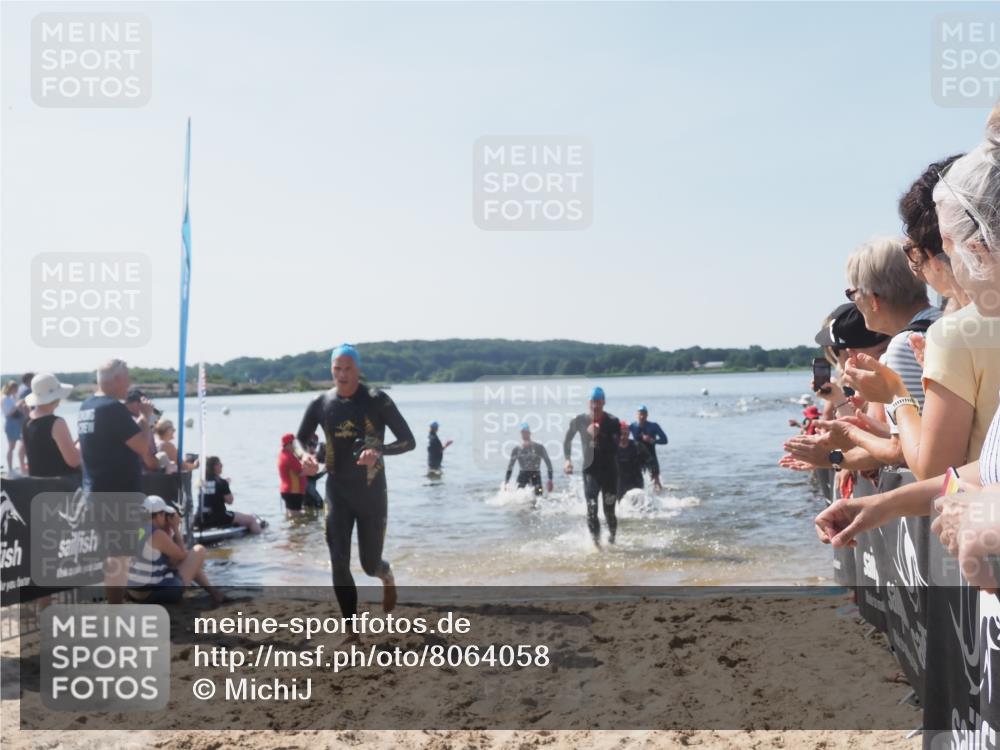 22.06.2025 - Viking Triathlon MichiJ http://msf.ph/oto/8064058 22.06.2025 10:27:08 Schwimmen 52, 81, 145, 288, 623 meine-sportfotos.de