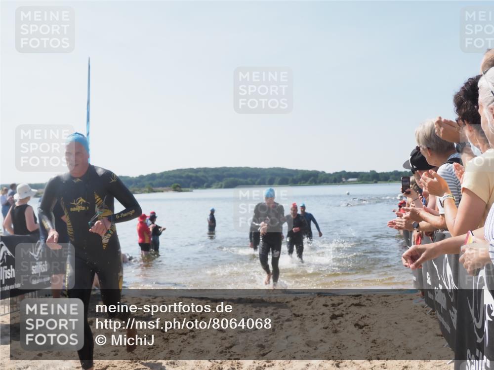 22.06.2025 - Viking Triathlon MichiJ http://msf.ph/oto/8064068 22.06.2025 10:27:09 Schwimmen 52, 81, 145, 288, 623 meine-sportfotos.de