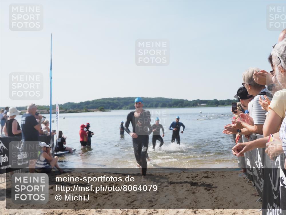 22.06.2025 - Viking Triathlon MichiJ http://msf.ph/oto/8064079 22.06.2025 10:27:10 Schwimmen 52, 81, 145, 623 meine-sportfotos.de