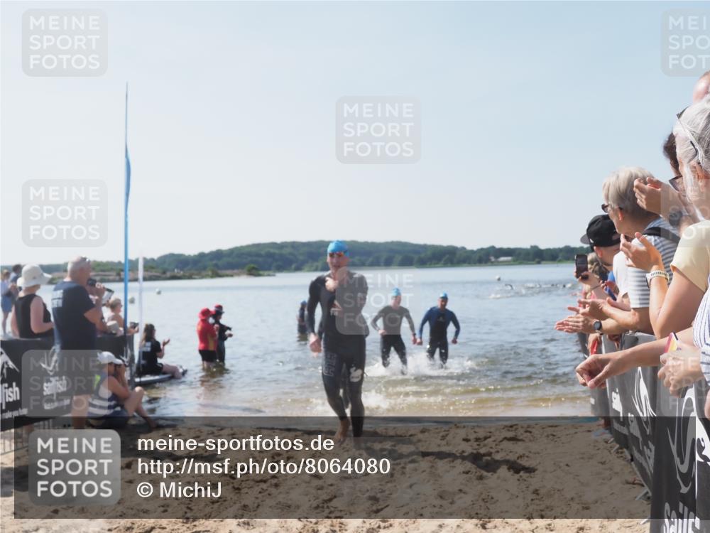 22.06.2025 - Viking Triathlon MichiJ http://msf.ph/oto/8064080 22.06.2025 10:27:10 Schwimmen 52, 81, 145, 623 meine-sportfotos.de