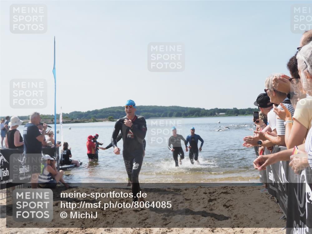 22.06.2025 - Viking Triathlon MichiJ http://msf.ph/oto/8064085 22.06.2025 10:27:11 Schwimmen 52, 81, 145, 623 meine-sportfotos.de