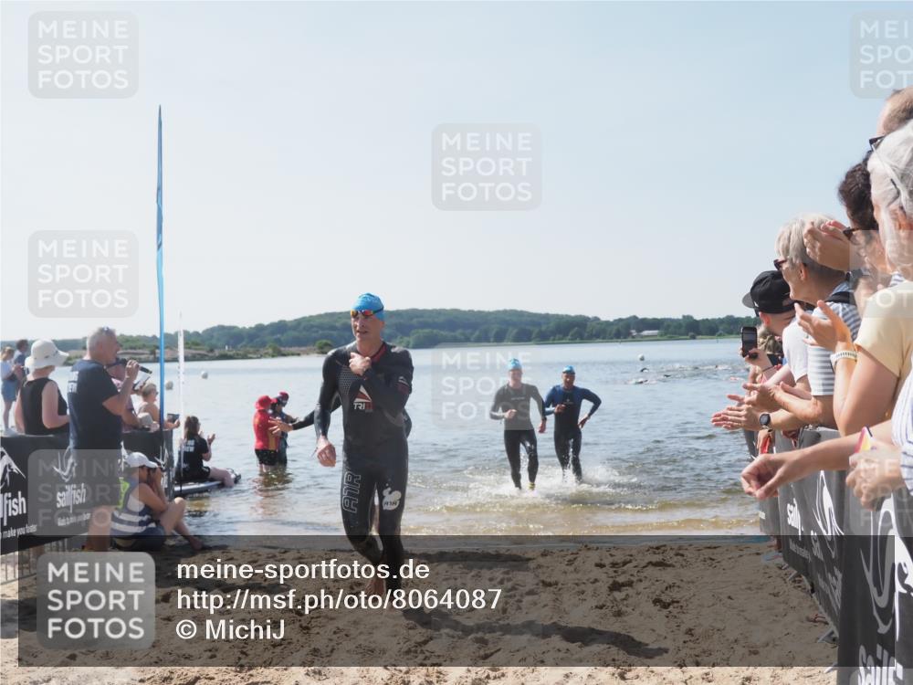 22.06.2025 - Viking Triathlon MichiJ http://msf.ph/oto/8064087 22.06.2025 10:27:11 Schwimmen 52, 81, 145, 623 meine-sportfotos.de