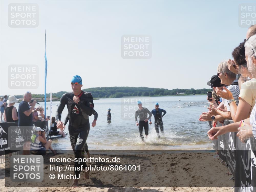 22.06.2025 - Viking Triathlon MichiJ http://msf.ph/oto/8064091 22.06.2025 10:27:12 Schwimmen 52, 81, 145, 623 meine-sportfotos.de