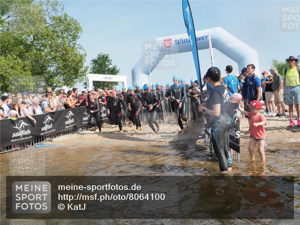 22.06.2025 - Viking Triathlon KatJ http://msf.ph/oto/8064100 22.06.2025 10:03:57 Schwimmen 26, 54, 77, 215, 220, 242, 315, 336, 383, 396, 433, 451, 495, 639, 657 meine-sportfotos.de