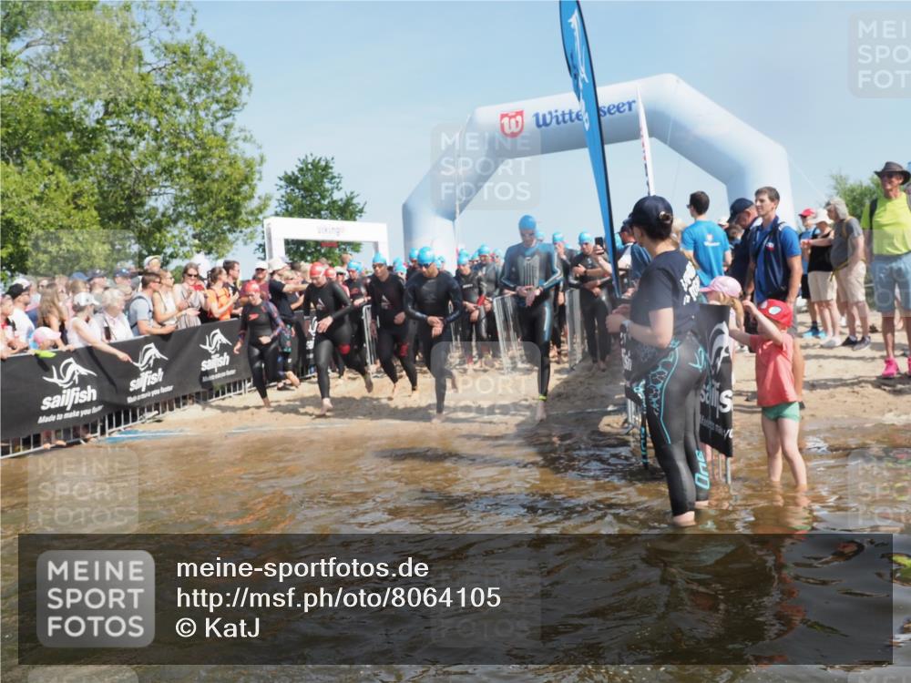 22.06.2025 - Viking Triathlon KatJ http://msf.ph/oto/8064105 22.06.2025 10:03:58 Schwimmen 26, 54, 77, 215, 220, 242, 315, 336, 383, 396, 433, 451, 495, 639, 657 meine-sportfotos.de