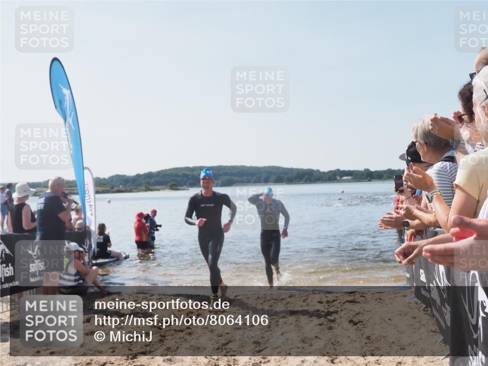 22.06.2025 - Viking Triathlon MichiJ http://msf.ph/oto/8064106 22.06.2025 10:27:13 Schwimmen 52, 81, 623 meine-sportfotos.de
