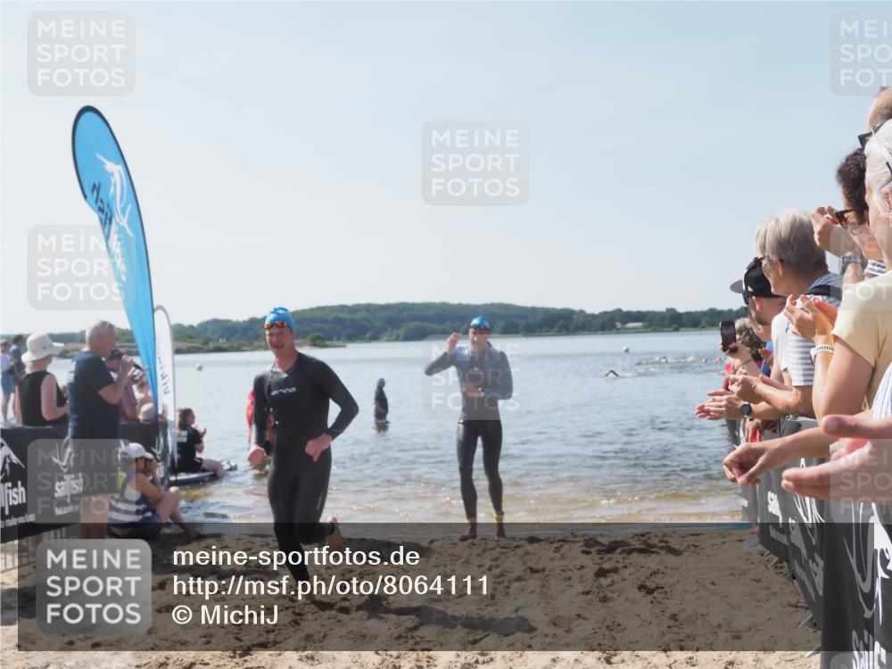22.06.2025 - Viking Triathlon MichiJ http://msf.ph/oto/8064111 22.06.2025 10:27:14 Schwimmen 52, 81, 623 meine-sportfotos.de