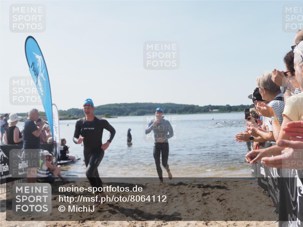 22.06.2025 - Viking Triathlon MichiJ http://msf.ph/oto/8064112 22.06.2025 10:27:14 Schwimmen 52, 81, 623 meine-sportfotos.de