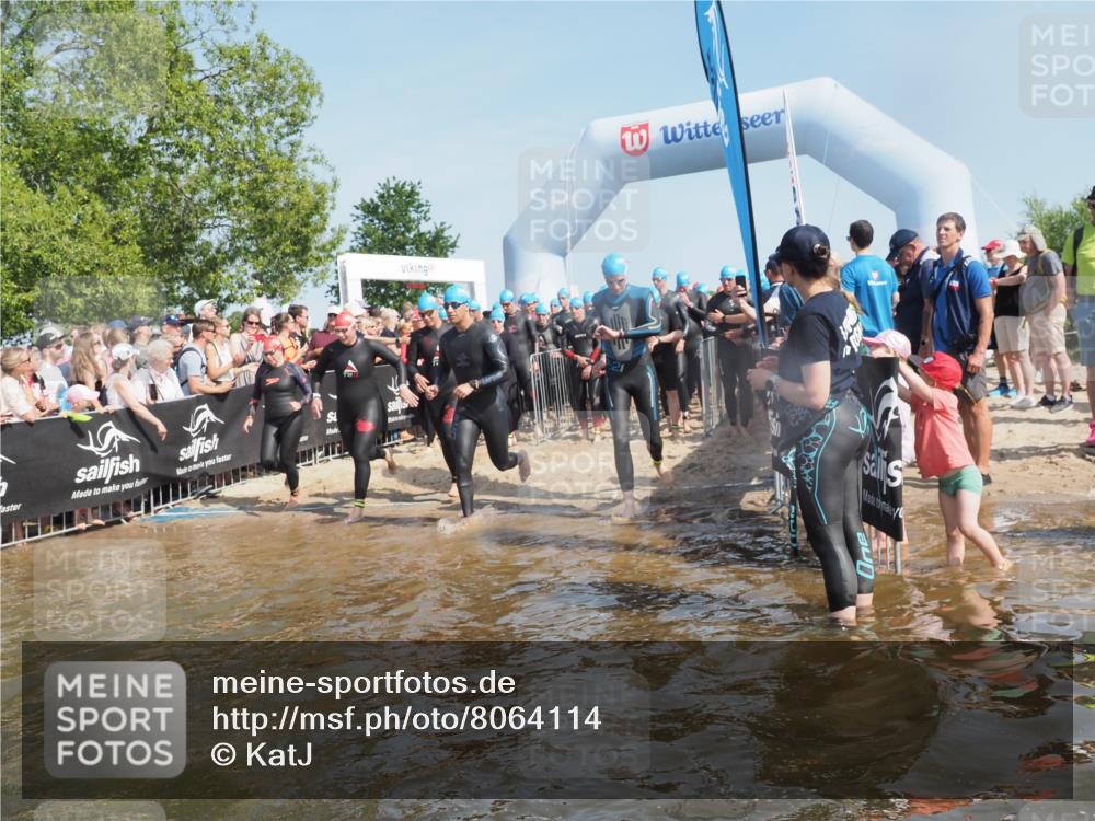 22.06.2025 - Viking Triathlon KatJ http://msf.ph/oto/8064114 22.06.2025 10:03:58 Schwimmen 26, 54, 77, 215, 220, 242, 315, 336, 383, 396, 433, 451, 495, 639, 657 meine-sportfotos.de