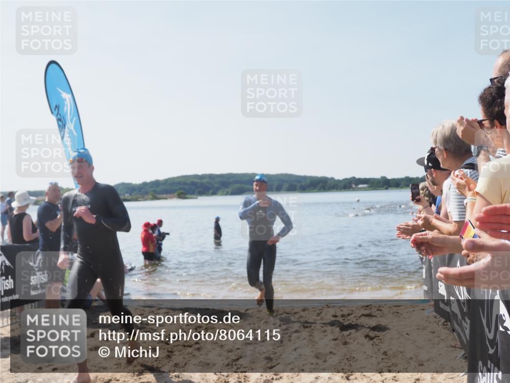 22.06.2025 - Viking Triathlon MichiJ http://msf.ph/oto/8064115 22.06.2025 10:27:14 Schwimmen 52, 81, 623 meine-sportfotos.de