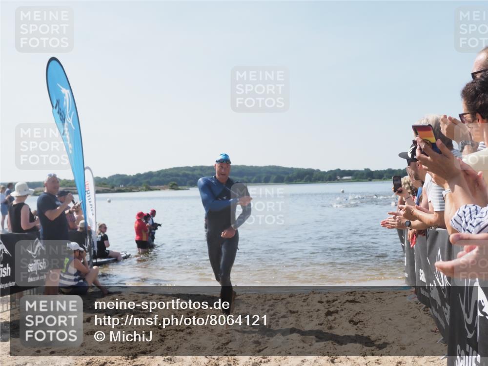 22.06.2025 - Viking Triathlon MichiJ http://msf.ph/oto/8064121 22.06.2025 10:27:15 Schwimmen 52, 81 meine-sportfotos.de
