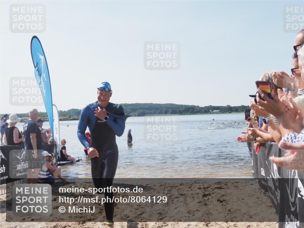 22.06.2025 - Viking Triathlon MichiJ http://msf.ph/oto/8064129 22.06.2025 10:27:15 Schwimmen 52, 81 meine-sportfotos.de