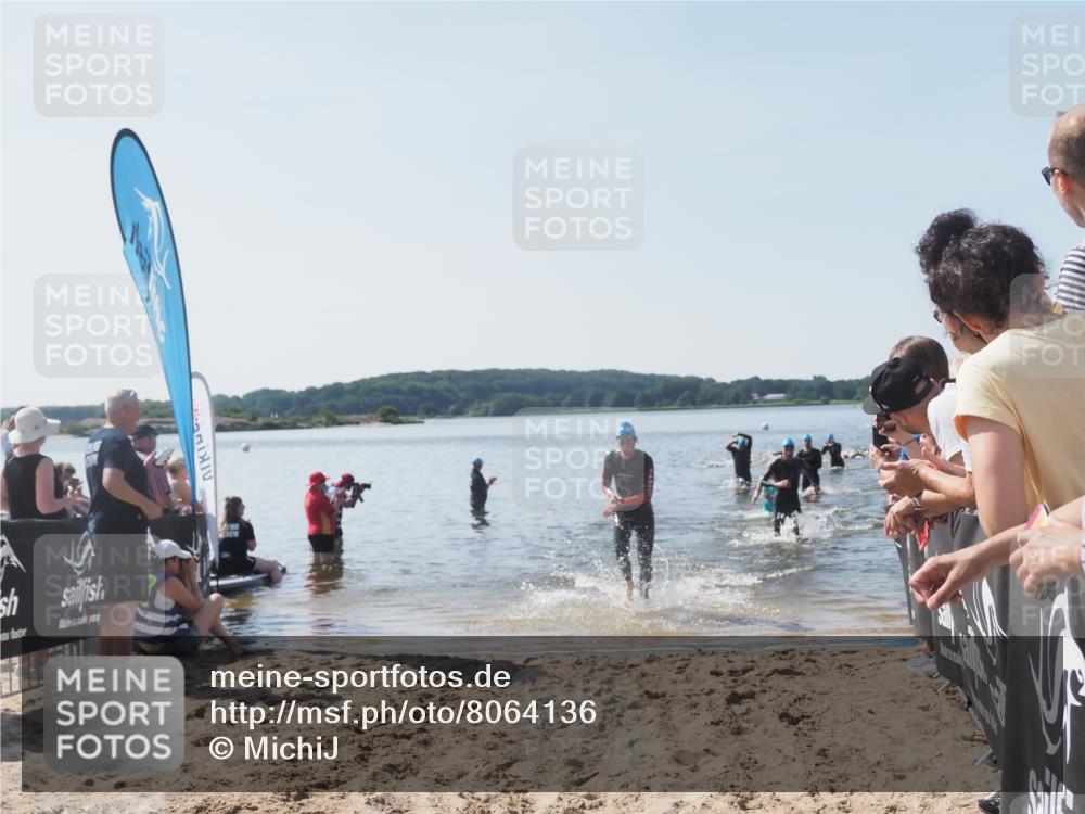 22.06.2025 - Viking Triathlon MichiJ http://msf.ph/oto/8064136 22.06.2025 10:27:35 Schwimmen 1, 176, 272, 286, 611 meine-sportfotos.de