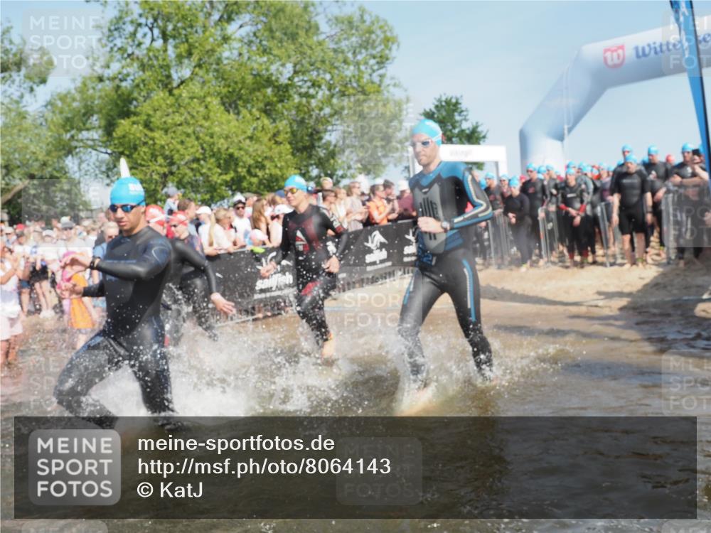 22.06.2025 - Viking Triathlon KatJ http://msf.ph/oto/8064143 22.06.2025 10:03:59 Schwimmen 26, 54, 215, 220, 240, 242, 313, 315, 336, 370, 383, 433, 448, 451, 614, 639, 657 meine-sportfotos.de