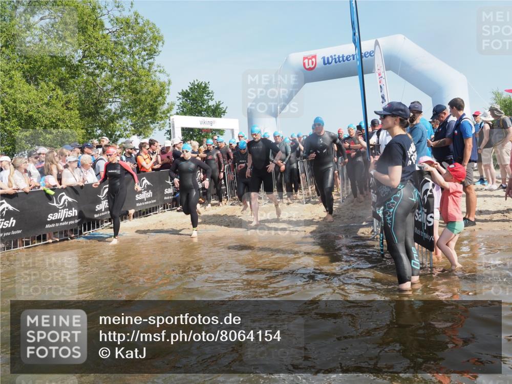 22.06.2025 - Viking Triathlon KatJ http://msf.ph/oto/8064154 22.06.2025 10:04:02 Schwimmen 54, 215, 220, 240, 242, 313, 315, 336, 370, 383, 433, 448, 614, 639, 657 meine-sportfotos.de