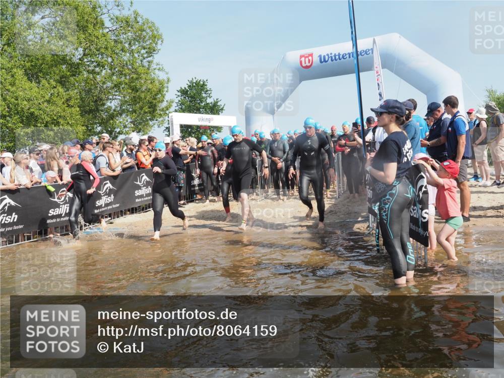 22.06.2025 - Viking Triathlon KatJ http://msf.ph/oto/8064159 22.06.2025 10:04:03 Schwimmen 54, 215, 220, 240, 242, 313, 315, 336, 370, 383, 433, 448, 614, 639, 657 meine-sportfotos.de
