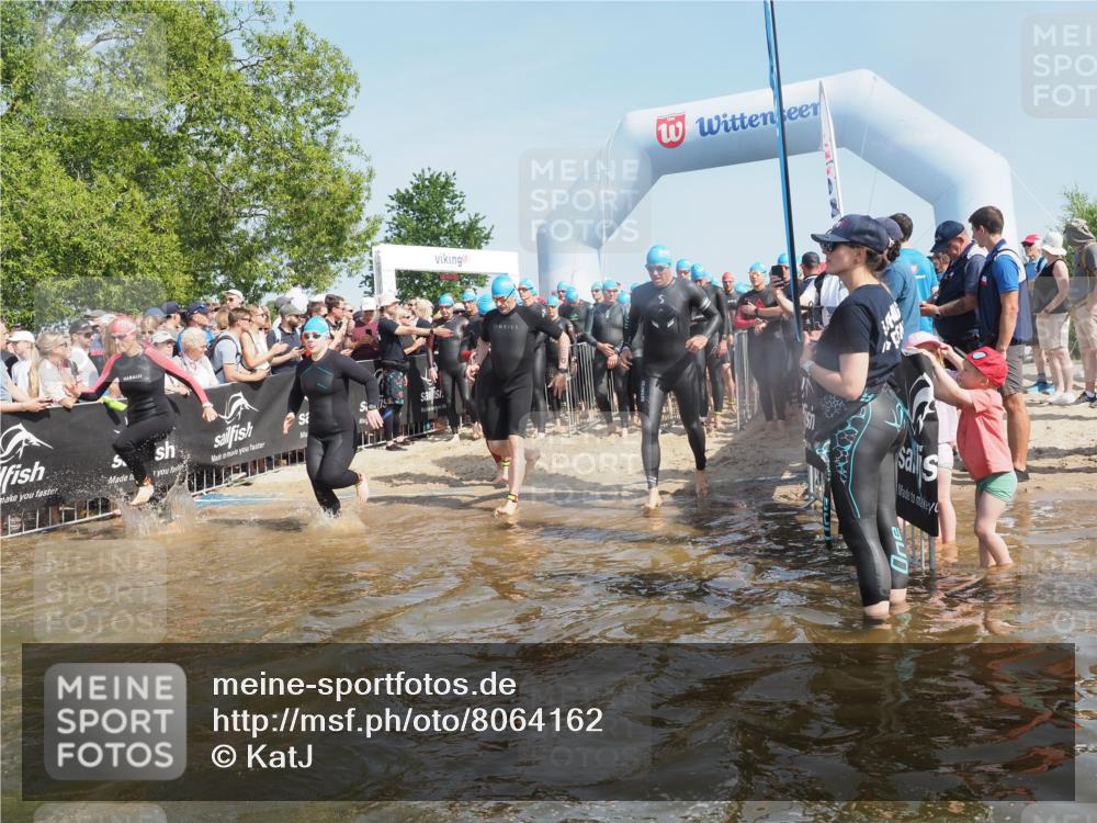 22.06.2025 - Viking Triathlon KatJ http://msf.ph/oto/8064162 22.06.2025 10:04:03 Schwimmen 54, 215, 220, 240, 242, 313, 315, 336, 370, 383, 433, 448, 614, 639, 657 meine-sportfotos.de