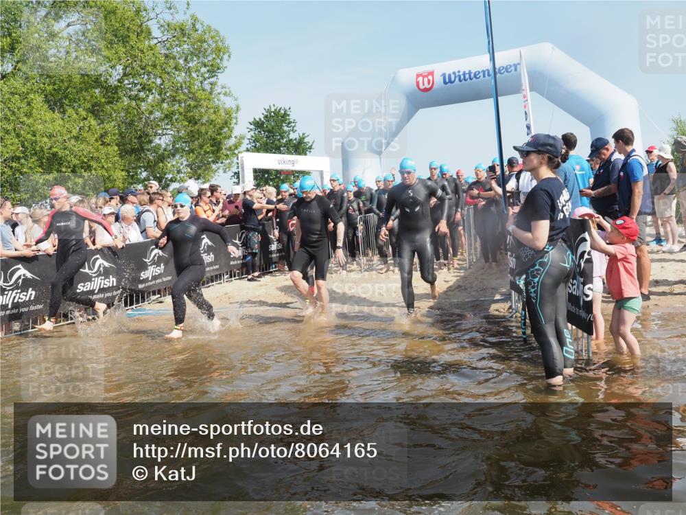 22.06.2025 - Viking Triathlon KatJ http://msf.ph/oto/8064165 22.06.2025 10:04:03 Schwimmen 54, 215, 220, 240, 242, 313, 315, 336, 370, 383, 433, 448, 614, 639, 657 meine-sportfotos.de