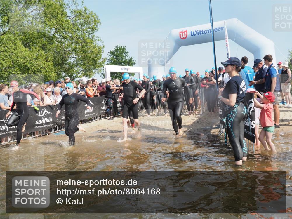 22.06.2025 - Viking Triathlon KatJ http://msf.ph/oto/8064168 22.06.2025 10:04:03 Schwimmen 54, 215, 220, 240, 242, 313, 315, 336, 370, 383, 433, 448, 614, 639, 657 meine-sportfotos.de