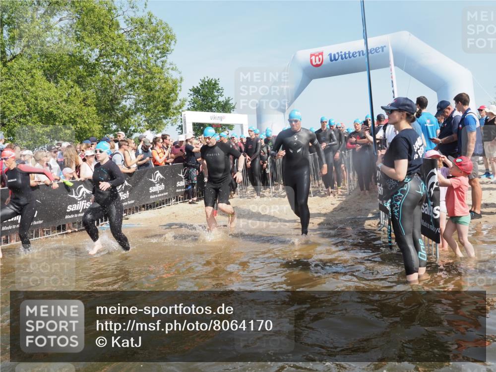 22.06.2025 - Viking Triathlon KatJ http://msf.ph/oto/8064170 22.06.2025 10:04:03 Schwimmen 54, 215, 220, 240, 242, 313, 315, 336, 370, 383, 433, 448, 614, 639, 657 meine-sportfotos.de
