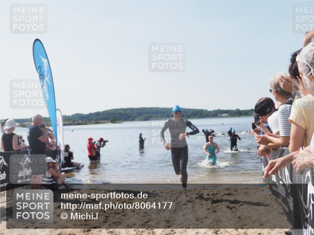 22.06.2025 - Viking Triathlon MichiJ http://msf.ph/oto/8064177 22.06.2025 10:27:39 Schwimmen 1, 176, 198, 230, 272, 611 meine-sportfotos.de