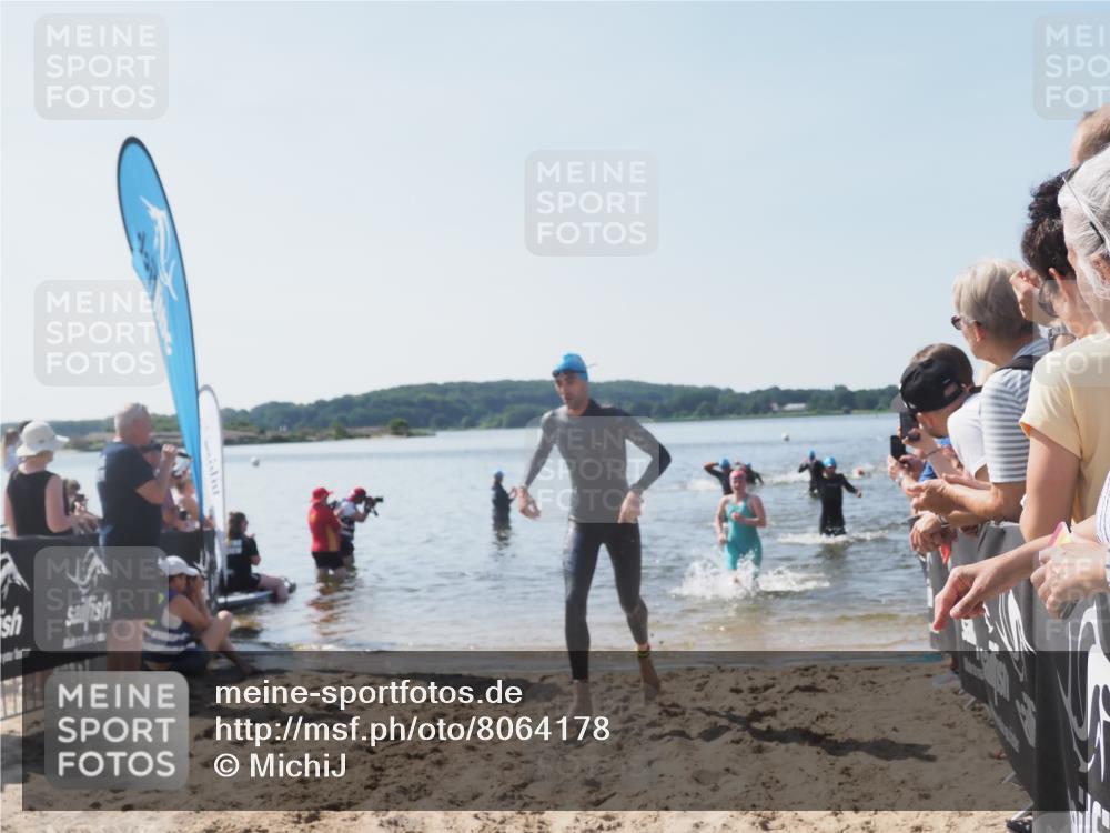 22.06.2025 - Viking Triathlon MichiJ http://msf.ph/oto/8064178 22.06.2025 10:27:40 Schwimmen 1, 176, 198, 230, 272, 534, 611 meine-sportfotos.de