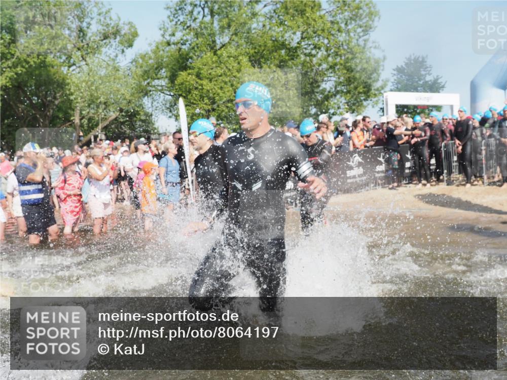 22.06.2025 - Viking Triathlon KatJ http://msf.ph/oto/8064197 22.06.2025 10:04:05 Schwimmen 156, 220, 240, 313, 315, 351, 370, 433, 448, 474, 529, 614, 639, 657 meine-sportfotos.de