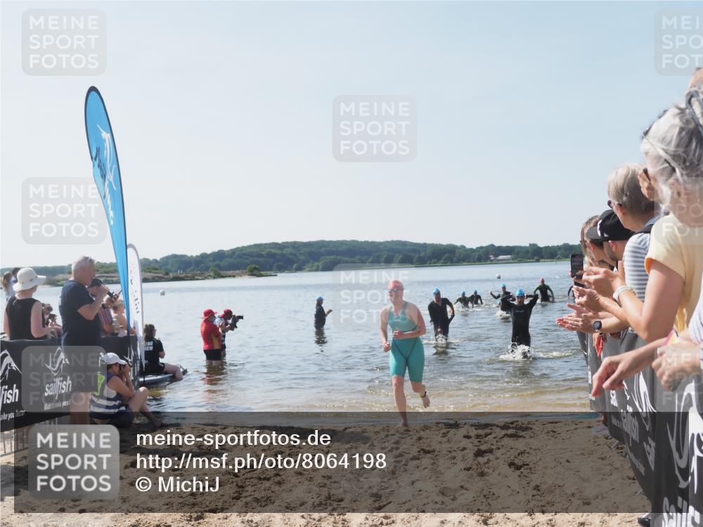 22.06.2025 - Viking Triathlon MichiJ http://msf.ph/oto/8064198 22.06.2025 10:27:42 Schwimmen 1, 176, 198, 230, 272, 534, 611 meine-sportfotos.de